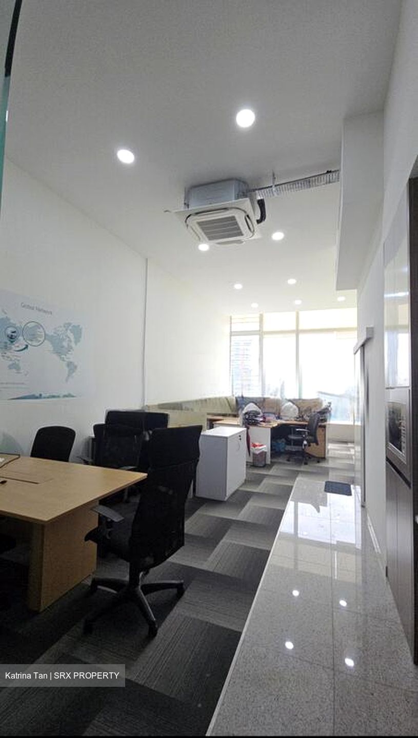 High Street Centre (D6), Office #521086101